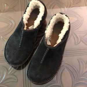 Ugg fleece lined clog shoes
